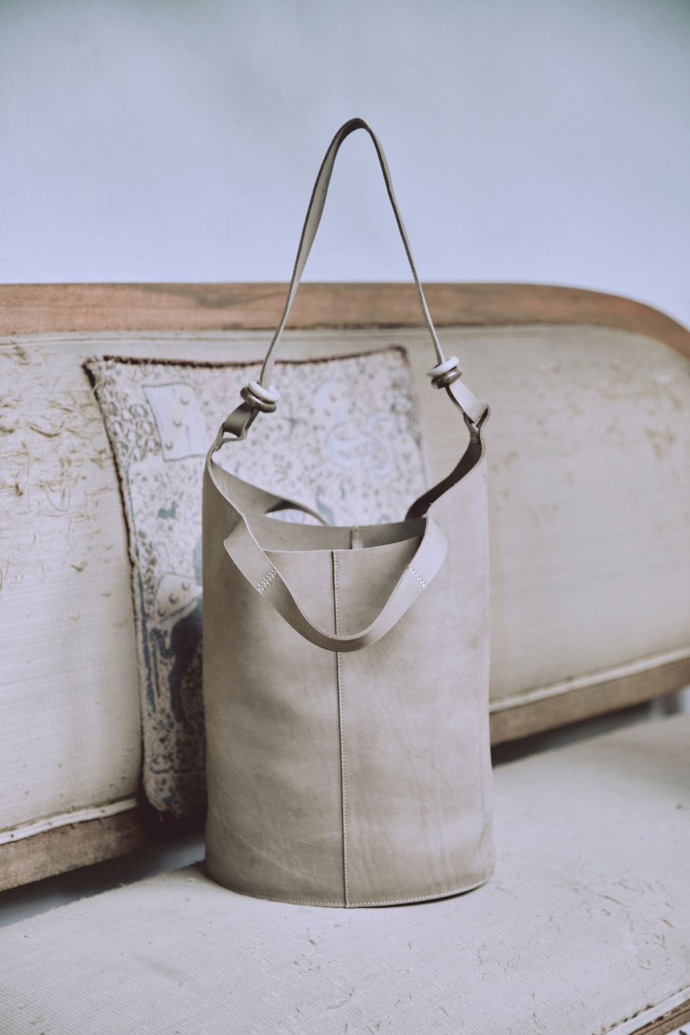 Úwa - Bolso grande hecho con cuero regenerativo