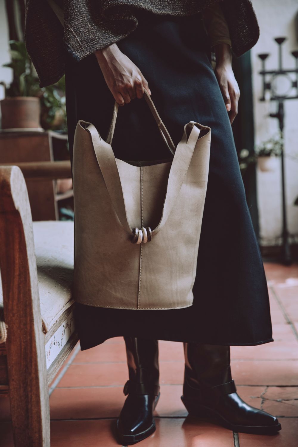 Úwa - Bolso grande hecho con cuero regenerativo