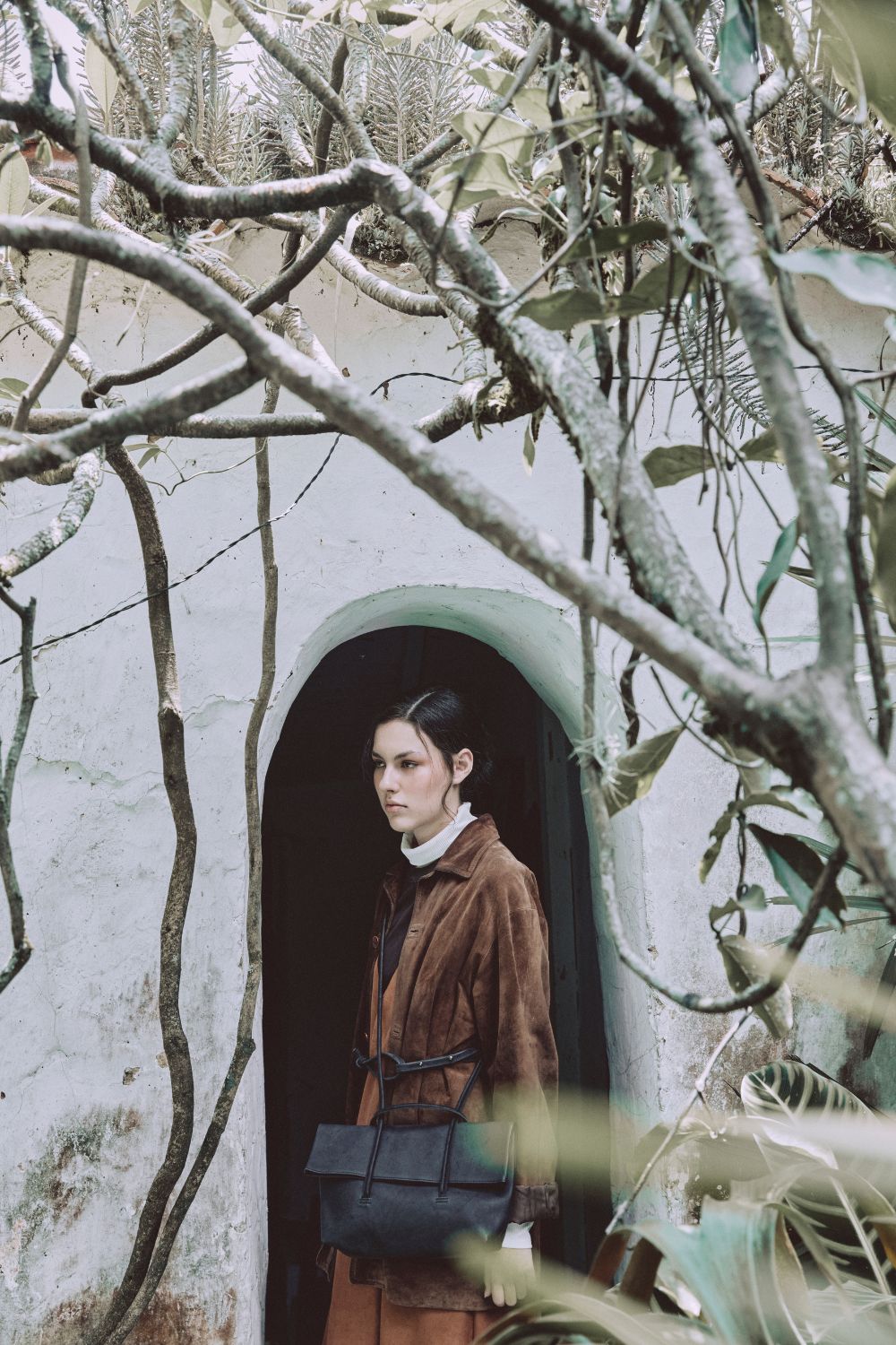 Bolso Universal de cuero regenerativo colombiano, diseño contemporáneo hecho a mano