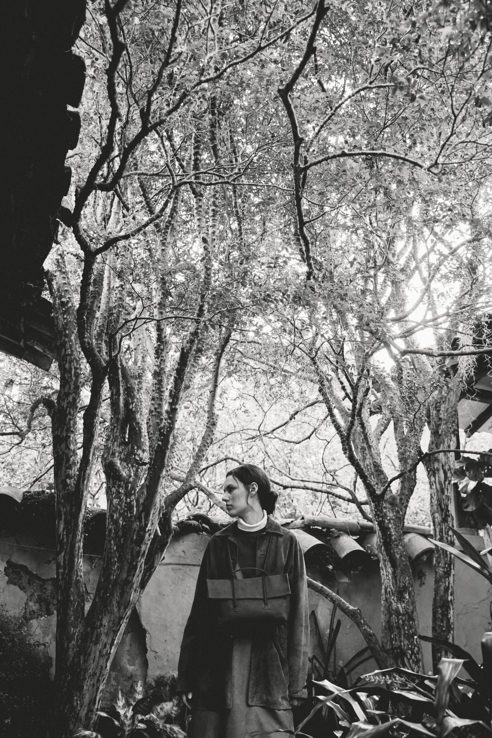 Morral de cuero para mujer, diseño versátil hecho a mano en Colombia