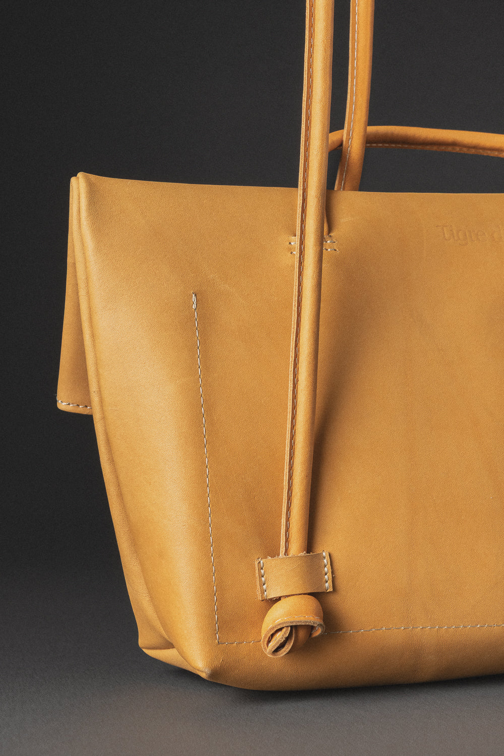 Mochila Universal de cuero hecha a mano, diseño colombiano de Tigre de Salón